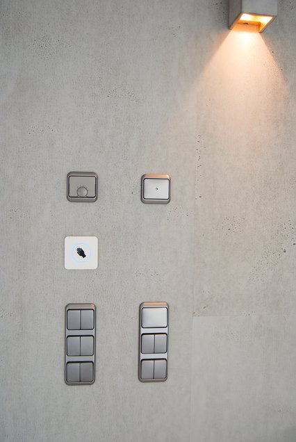 Nahaufnahme von der imi-beton Matte vintage standard an der Wand