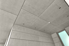  Ein Eingangsportal und Carport mit imi-beton Fassade verkleidet