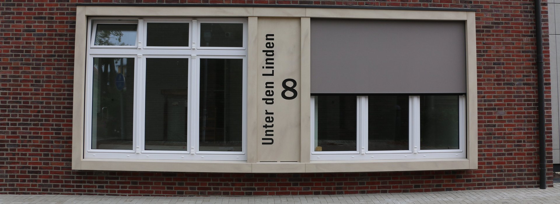 Fensterrahmen in Sandsteinoptik