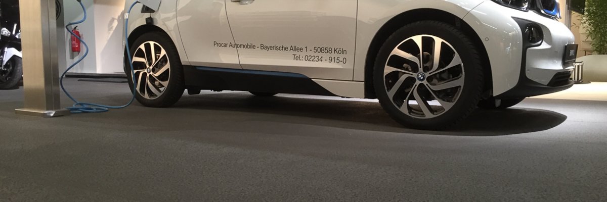 imi-asphalt auf dem Boden eines Messestandes