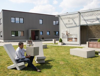 verschiedene Gartenmöbel aus imi-beton outdoor