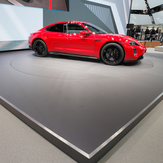 Eine Ausstellungsfläche in imi-beton Glattschalung anthrazit