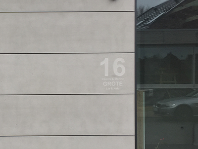 Ein Haus mit imi-beton Fassade vintage verkleidet